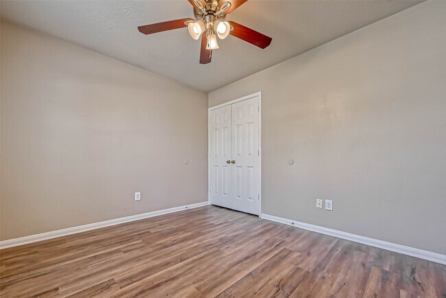 Building Photo - 911 Bent Sail Ln