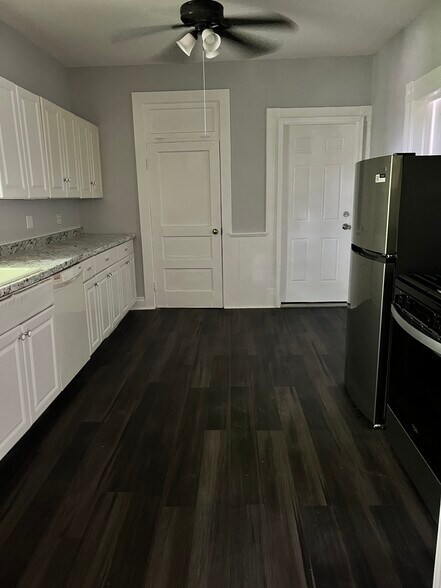 Building Photo - 516 4th St