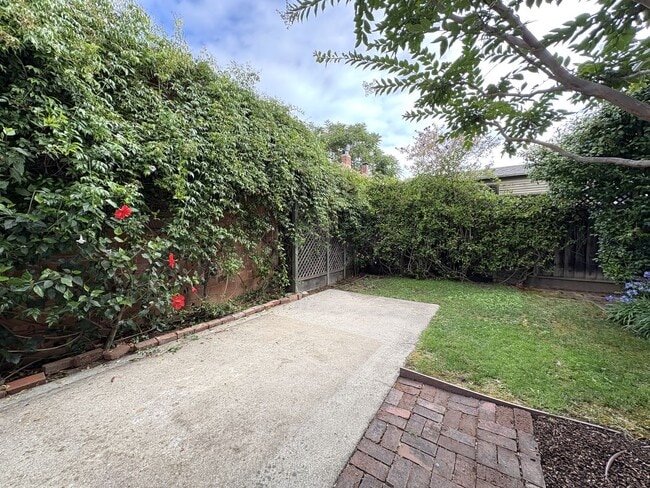 Building Photo - Charming Craftsman Style Home for Rent in ...