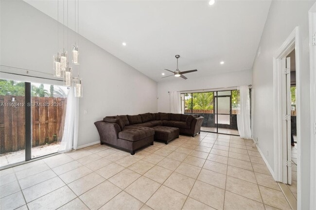 Building Photo - 4949 E Lakes Dr