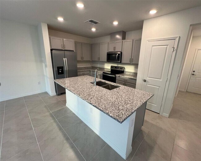 Building Photo - 680 Stoney Pointe Cir