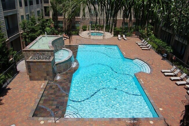 Building Photo - Fully Furnished Sugar Land Town Square Condo – Some Utilities Included