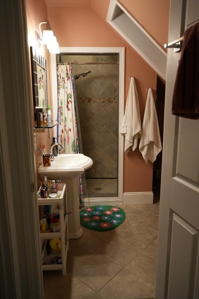 Building Photo - 129 Durnell Ave