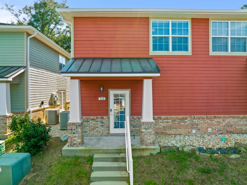 Building Photo - 813 Arbor Lake Dr