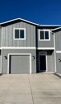 Building Photo - Brand New Townhome!