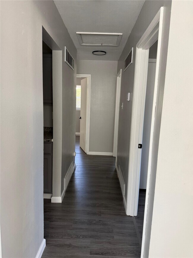 Building Photo - 10515 Gretna Cir
