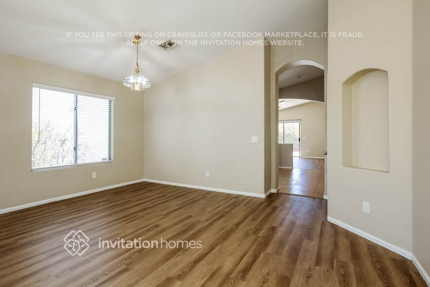 Building Photo - 16255 W Moreland St