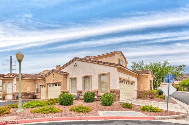 Building Photo - 220 Lorryn Ln