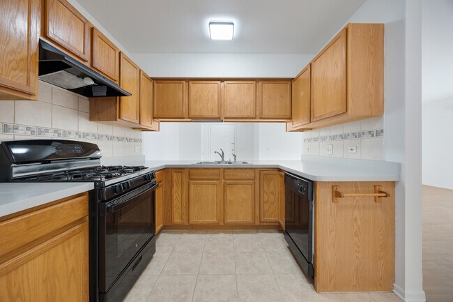 Building Photo - 881 N Swift Rd