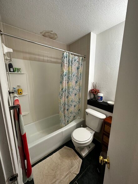 Building Photo - 800 Bearses Way