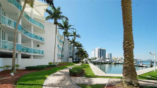 Building Photo - 7918 Harbor Island Dr
