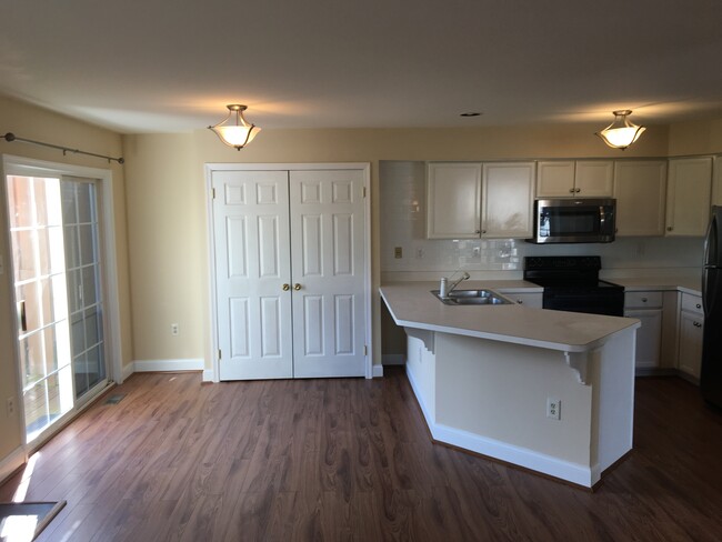 Building Photo - 4011 Greenes Way Cir