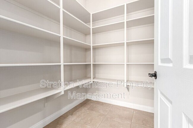 Building Photo - 5575 Cinder Brk Wy