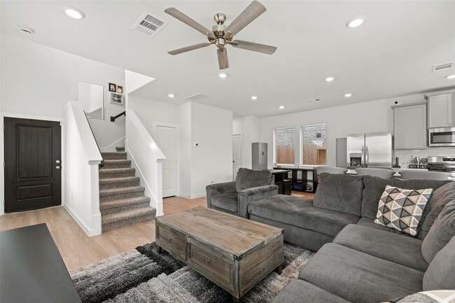 Building Photo - 31931 Abington Vlg Wy