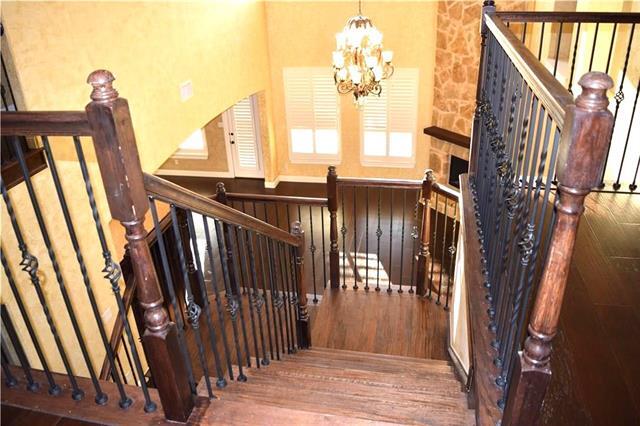 Building Photo - 115 Oakwood Ln