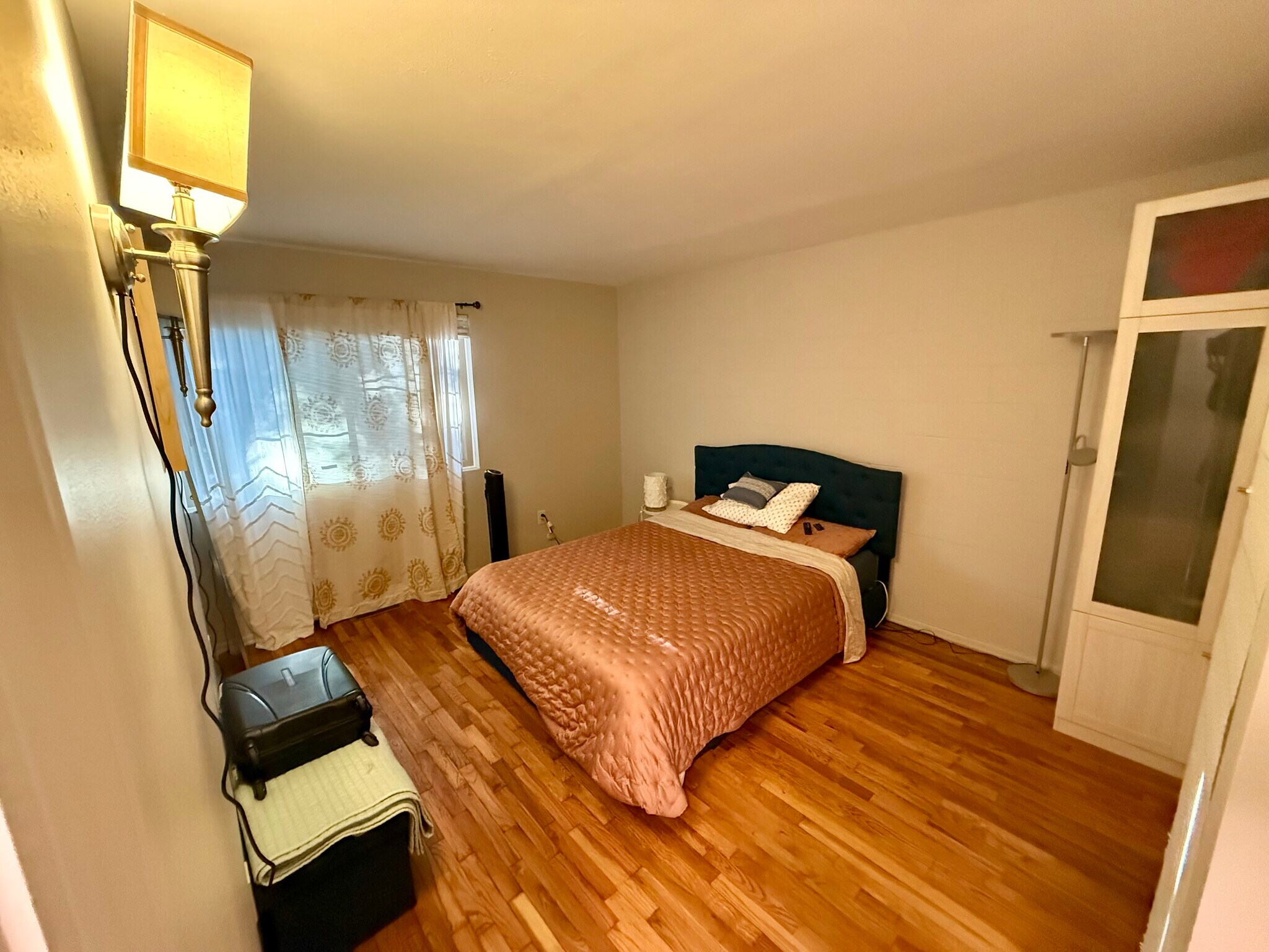 Building Photo - 9 Charles St