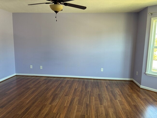 Building Photo - **ELIZABETHTOWN INDEPENDENT SCHOOL DISTRICT**