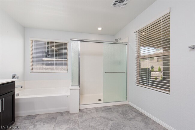 Building Photo - 12586 Huckleberry Oak Ave
