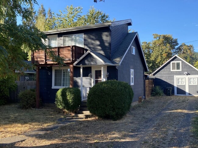 Primary Photo - Darling Cottage in White Salmon
