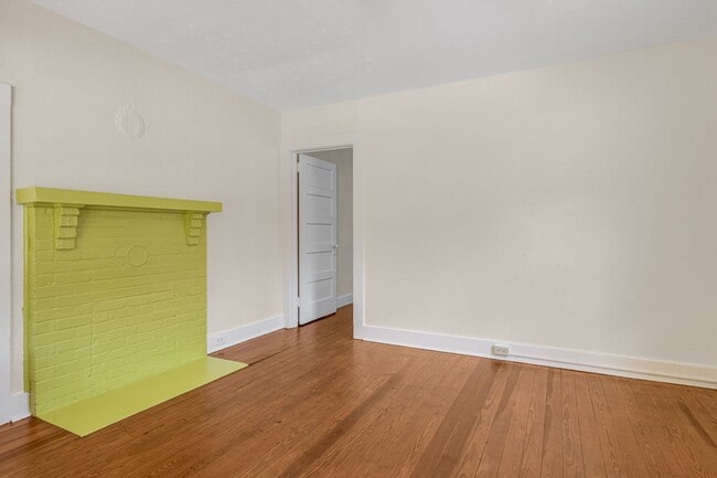 Building Photo - Charming 1930s Shotgun Duplex – Updated Bath, Walk-In Pantry, Water Included