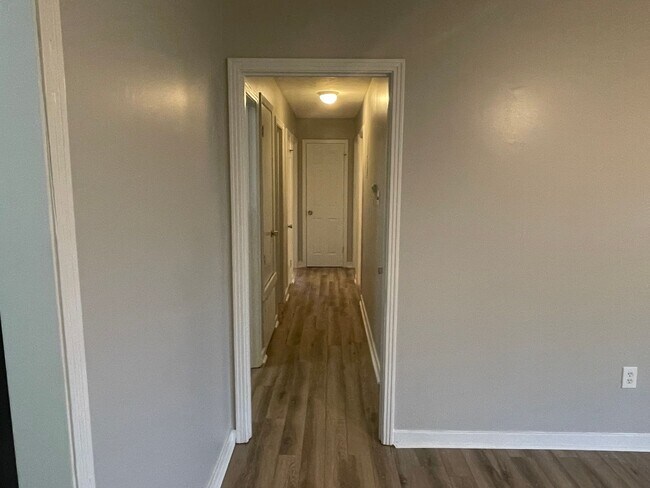 Building Photo - 3 Bedroom Home for Rent in Pearl!