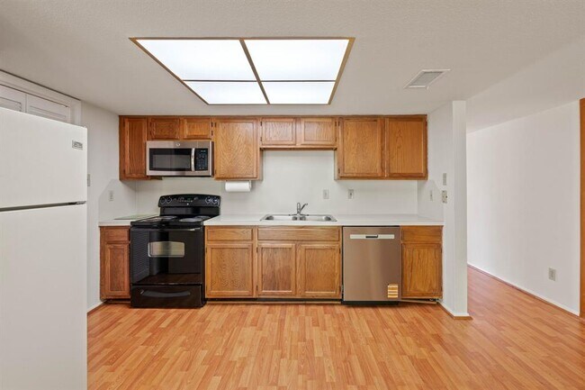 Building Photo - 14777 Wunderlich Dr