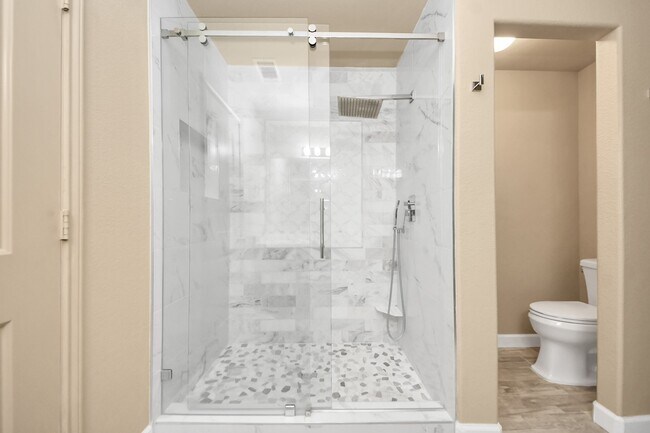 Building Photo - 2043 Naplechase Crest Dr