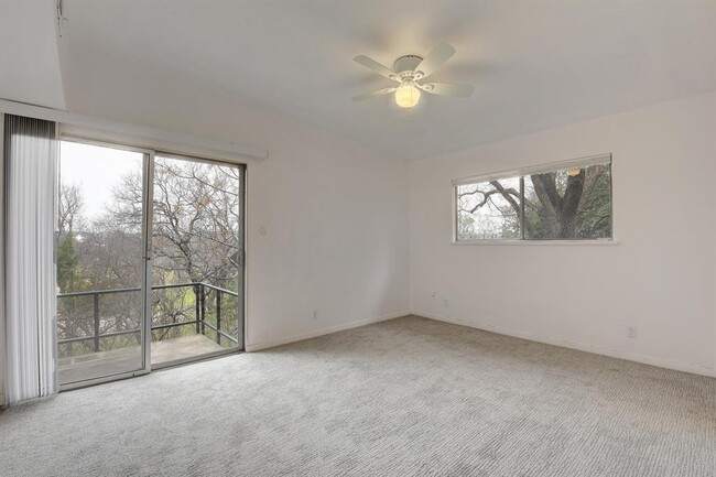Building Photo - 803 Azie Morton Rd