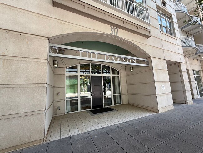 Building Photo - Luxurious Downtown Raleigh Condo with High...