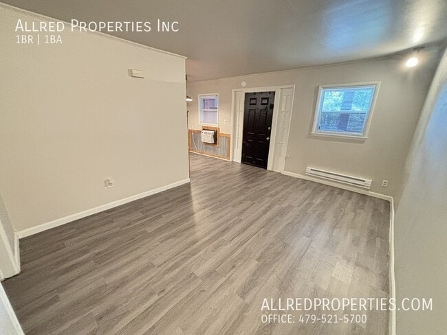 Building Photo - 621 N Leverett