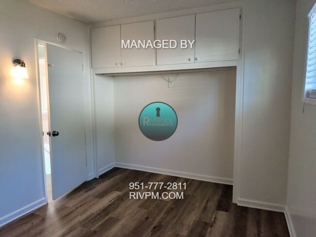 Building Photo - Welcome home to this beautifully refreshed...