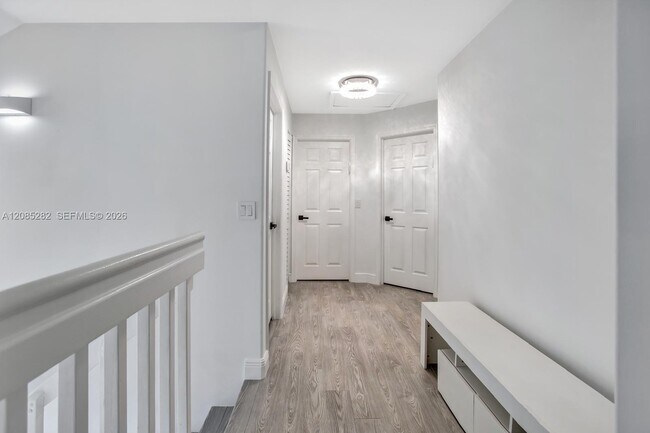 Building Photo - 3432 SW 49th St