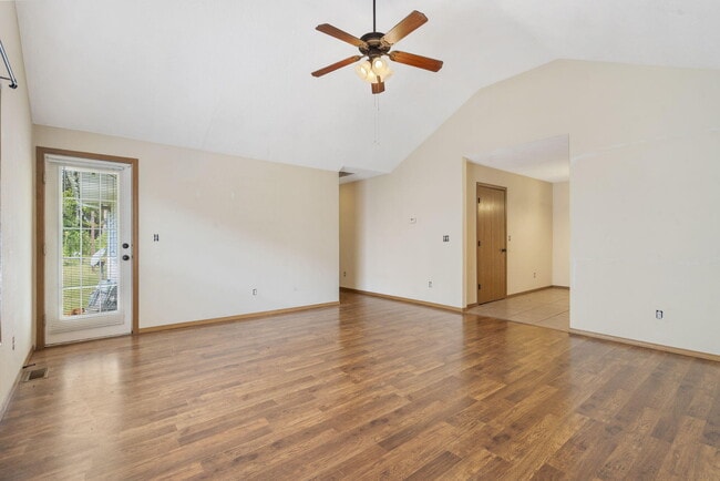 Building Photo - 113 Bailey Cir