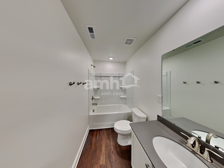 Building Photo - 617 Rivermist Dr