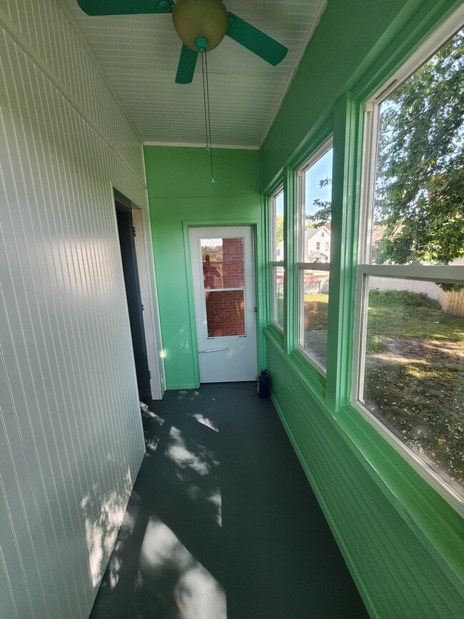 Building Photo - 2407 Windsor Ave