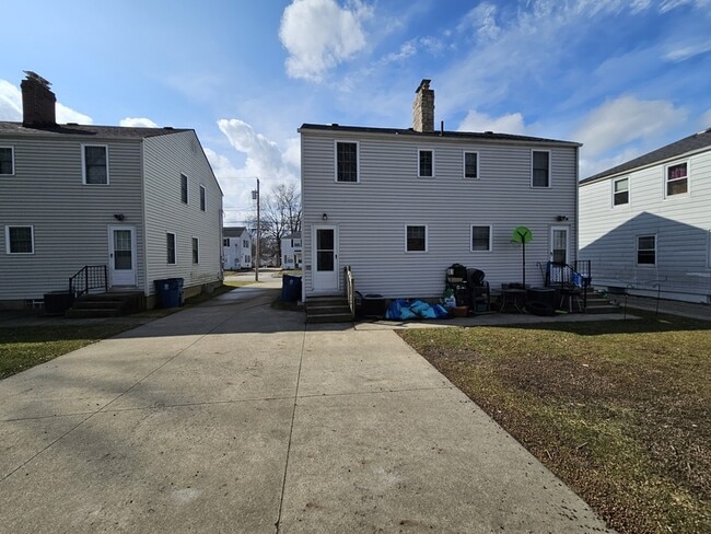 Building Photo - 3979 Gary Ave