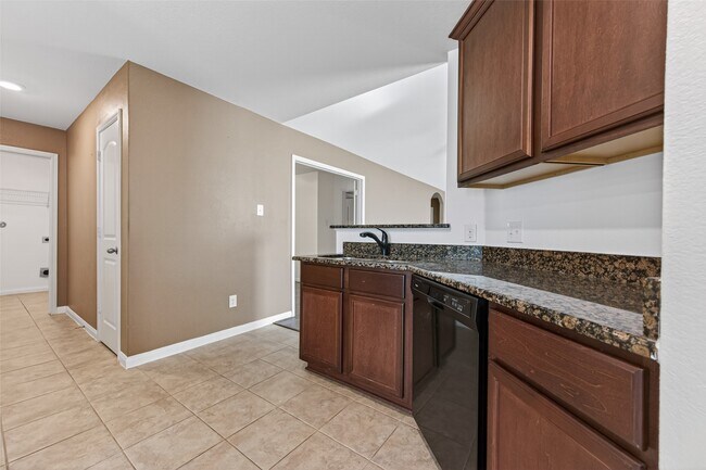 Building Photo - 22615 Harrington Field Dr