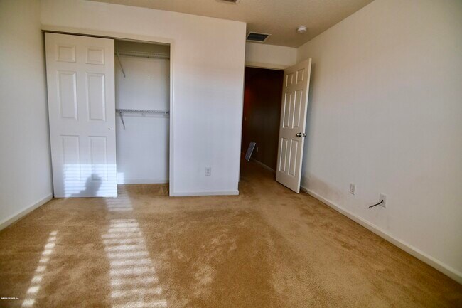 Building Photo - 2379 Sunset Bluff Dr