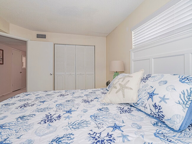 Building Photo - 5400 Jimmy Buffett Mem Hwy