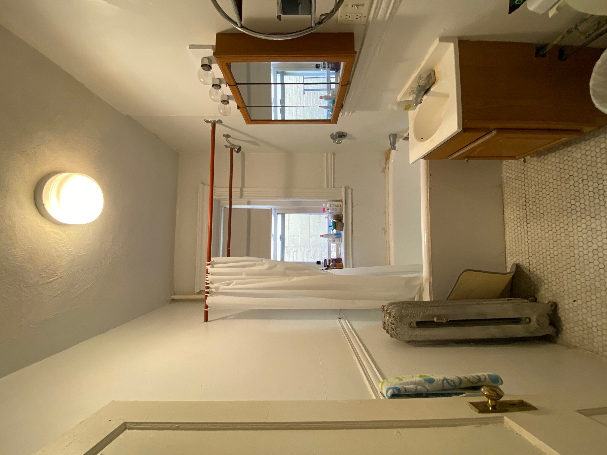 Building Photo - 1350 Comm.Ave. Unit 8