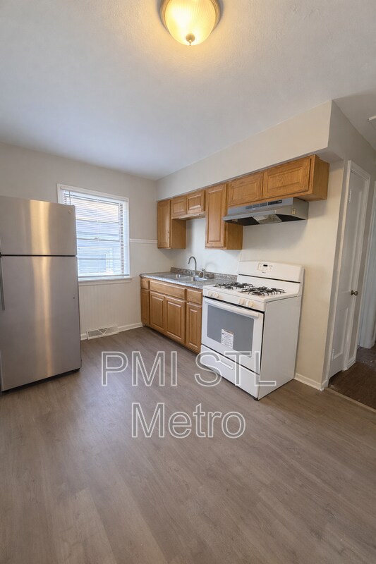 Building Photo - 156 Fermo Ave