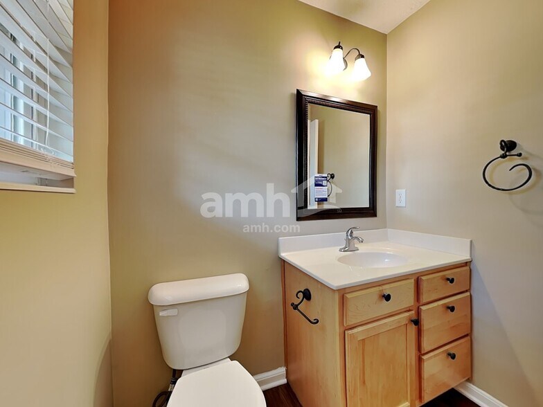 Building Photo - 5709 Clemens Dr