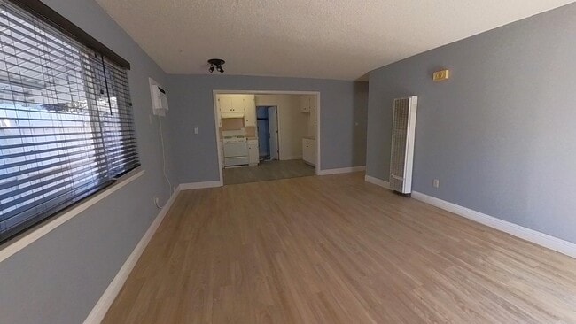 Building Photo - 3535 N San Joaquin St