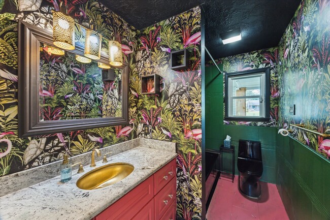 Building Photo - 205 W Bayou Dr