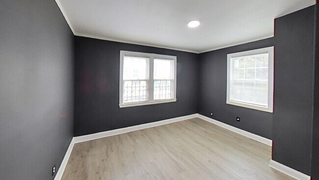 Building Photo - 860 Birch St