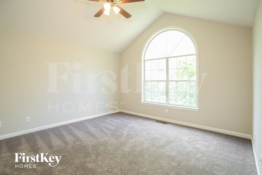 Building Photo - 703 Hearthstone Crossing