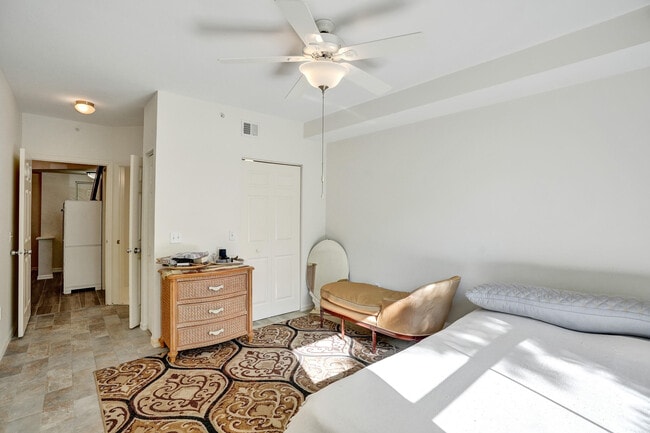 Building Photo - 2113 Tuscany Way
