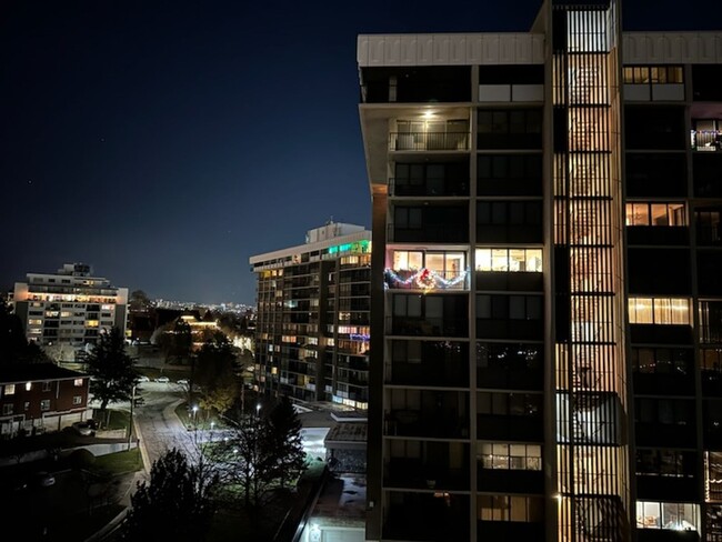 Building Photo - Gorgeous Penthouse in the heart of SLC!!!