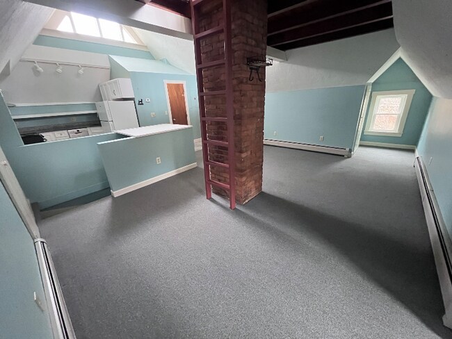 Building Photo - 410 N State St