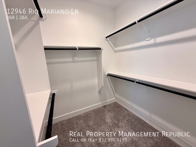 Building Photo - 12946 Rio Mariano Ln